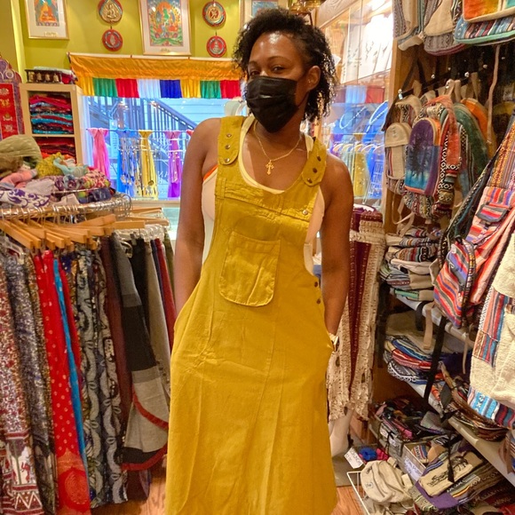 TYME BOUTÍK - Picture 1 of 1